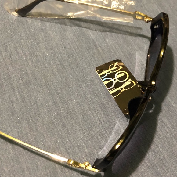 Sunglasses 🕶 - Picture 4 of 4